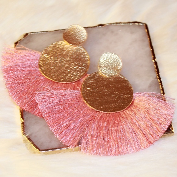 Jewelry - LAST ONE!! Tassel Earrings